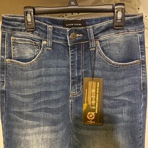 Risen Jeans NWT/Vintage Dark Wash w/raw hem flare/32 in inseam with 11 in rise